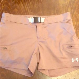 Under Armour Semi Fitted khaki shorts